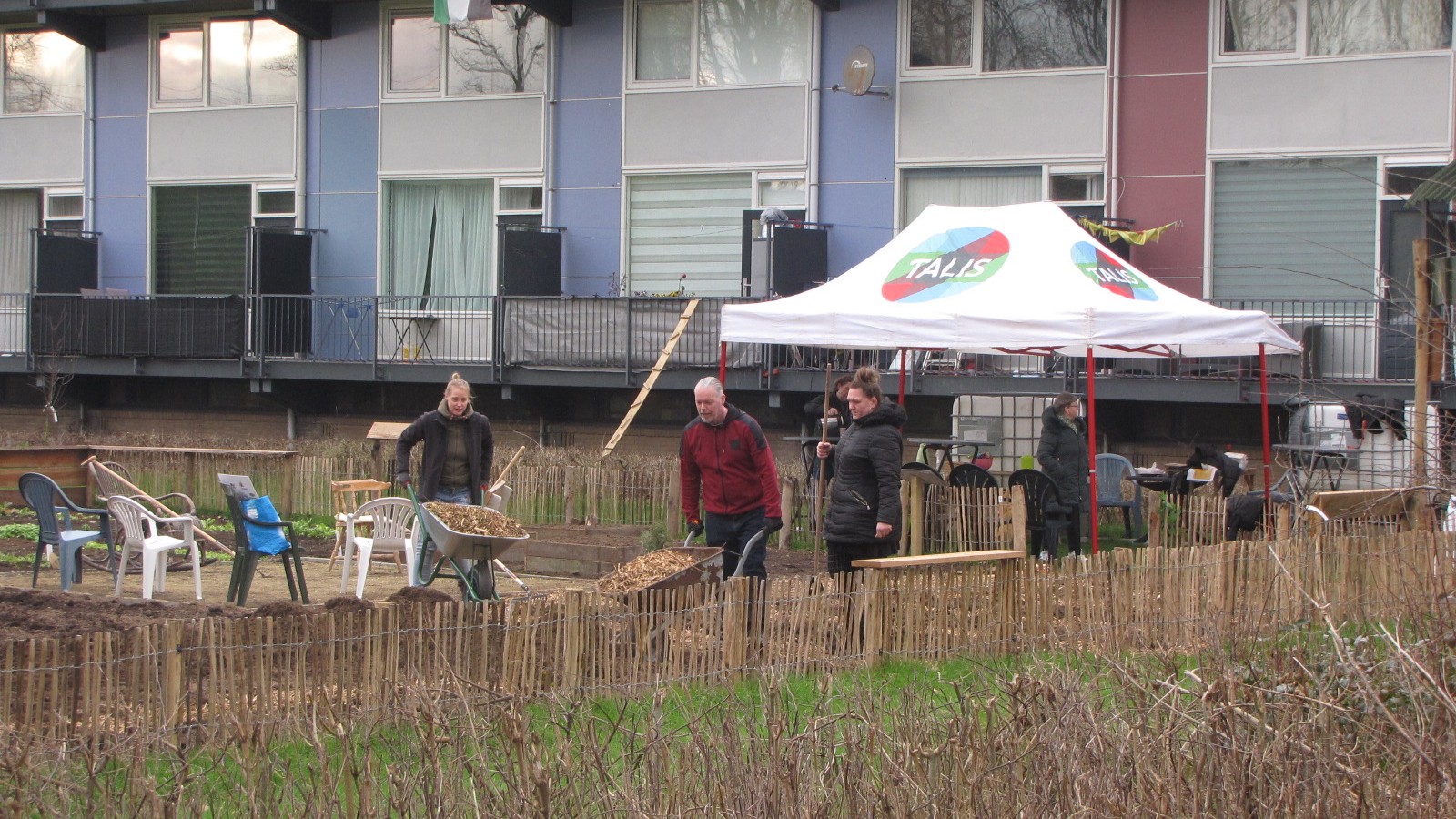 Buurtmoestuin De groene schoen geopend