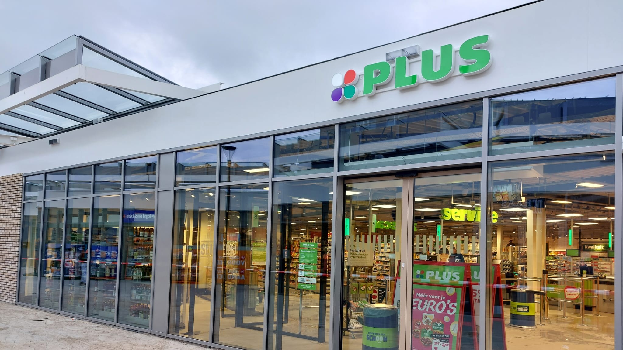 26 februari opening Plus